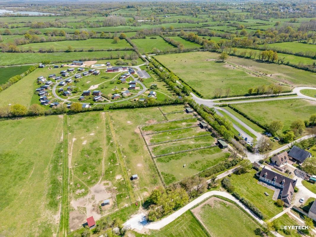 Le Village de Cottages - Le Pôle du Cheval et de l'Âne Lignières Exterior foto